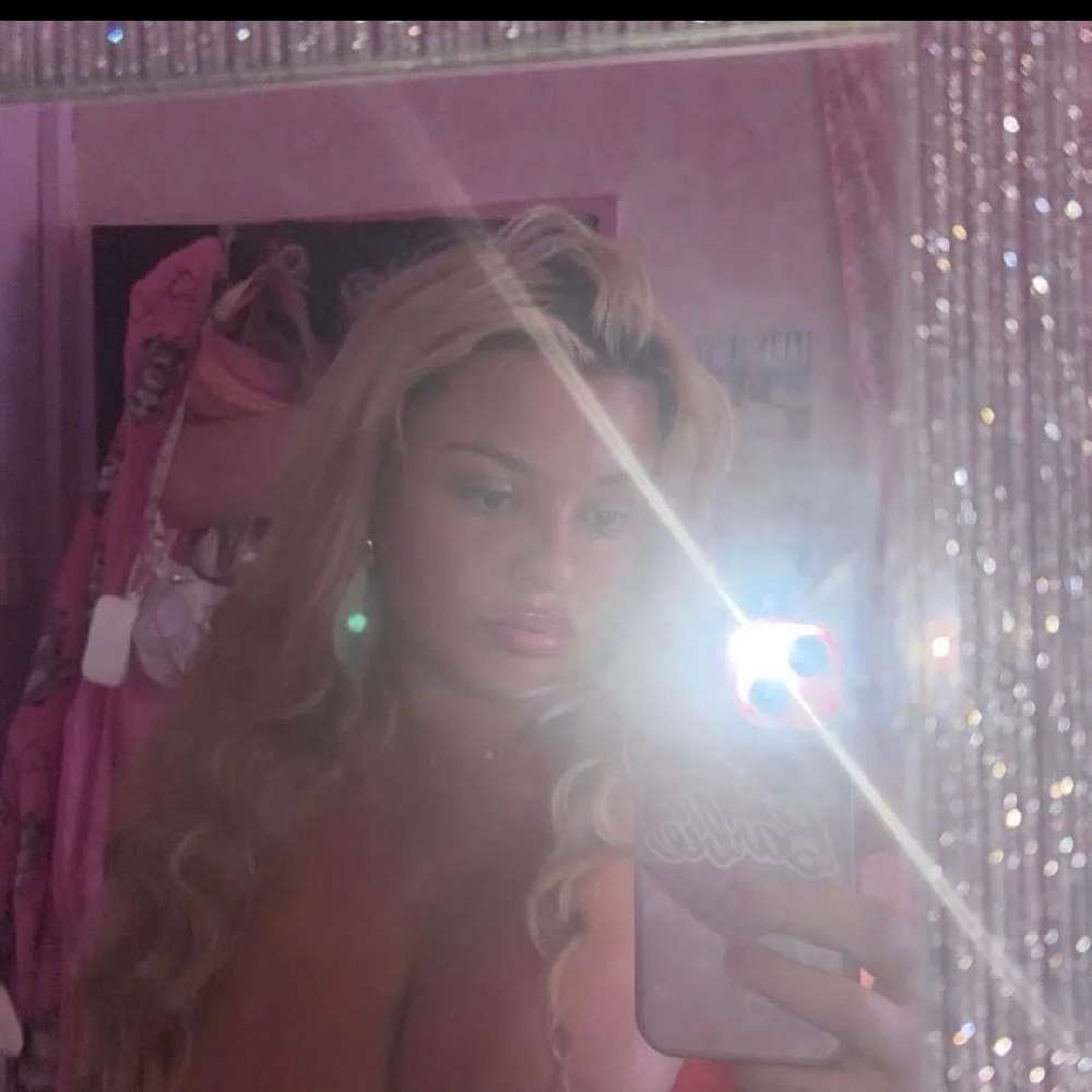 lucymae0x's  profile picture