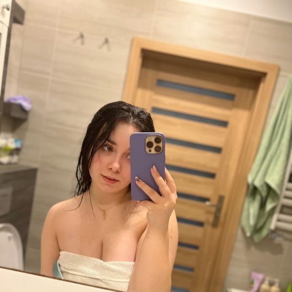 ellaw700's  profile picture