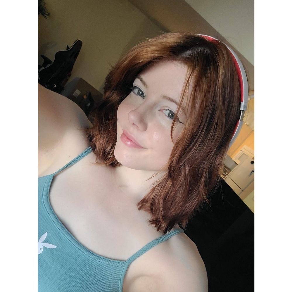 danicaferes57's profile photo