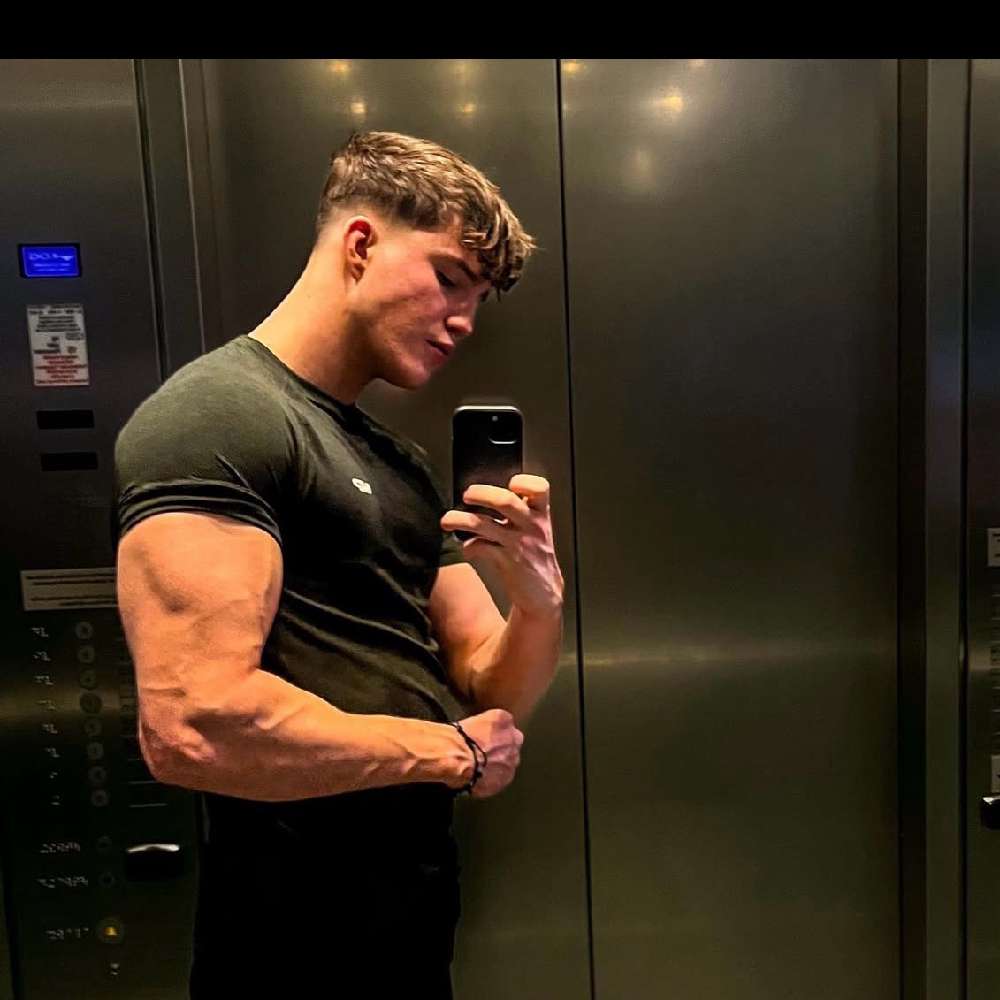 AlexLifts98's  profile picture