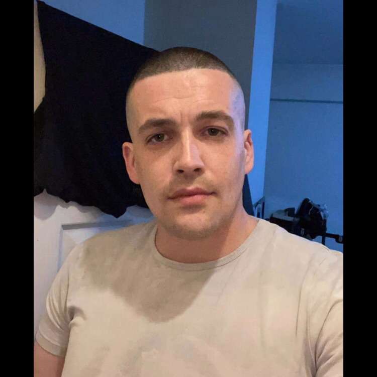 straighthung4secret's  profile picture