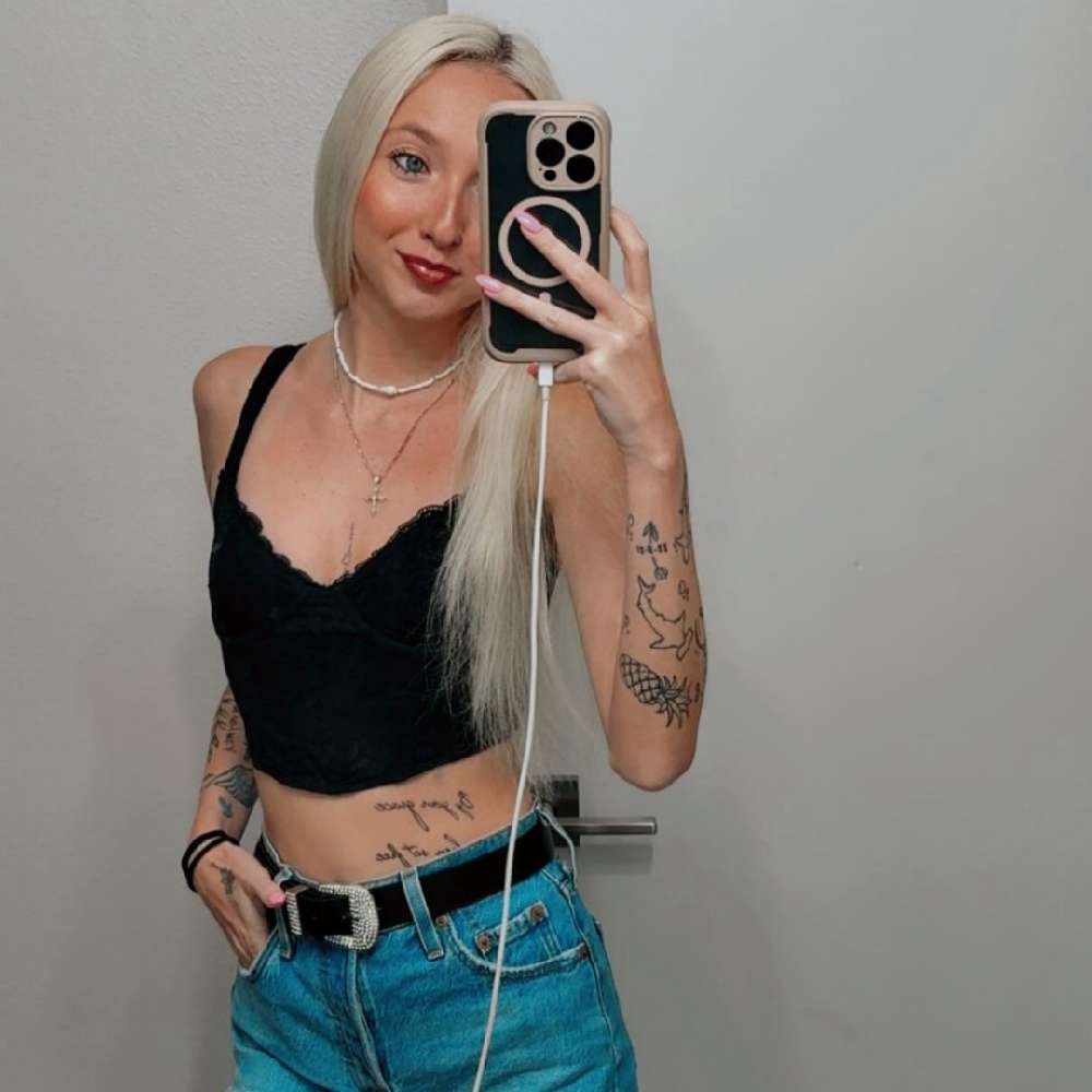 HeyHiHayley's profile photo