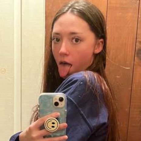 MollyEmoAss's  profile picture
