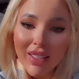 Elenacaneiro1's  profile picture