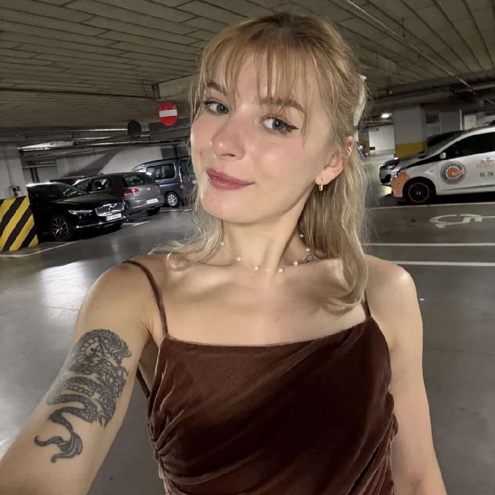 emailyayat's  profile picture