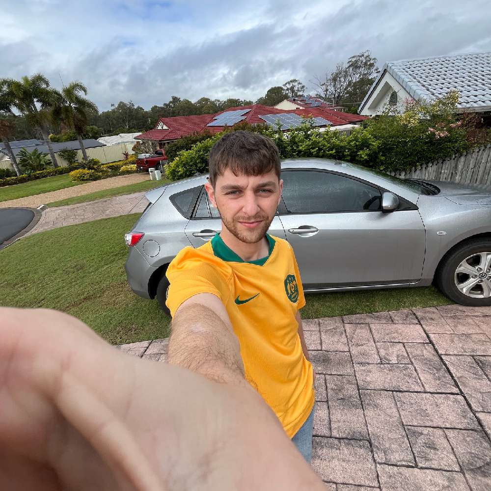 sambenson17's profile picture