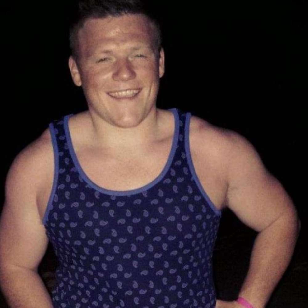 santy1990's profile picture