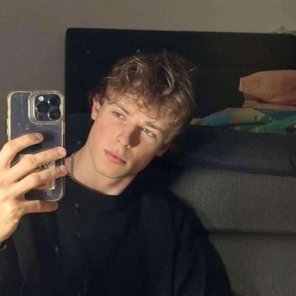Adambull99's  profile picture