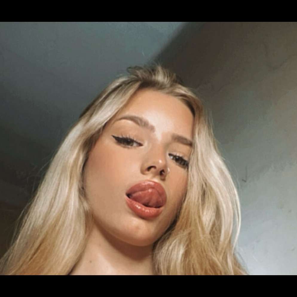 PetitElenalove's  profile picture