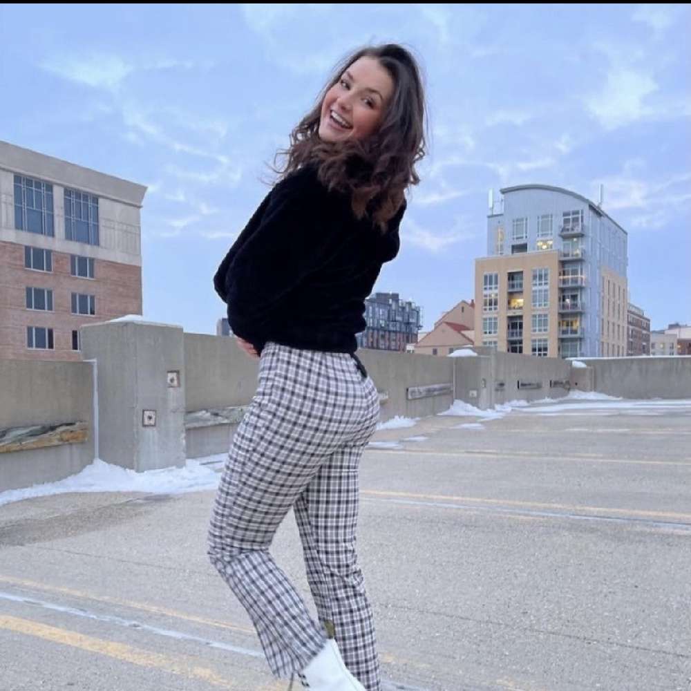 Julia_pac17's  profile picture