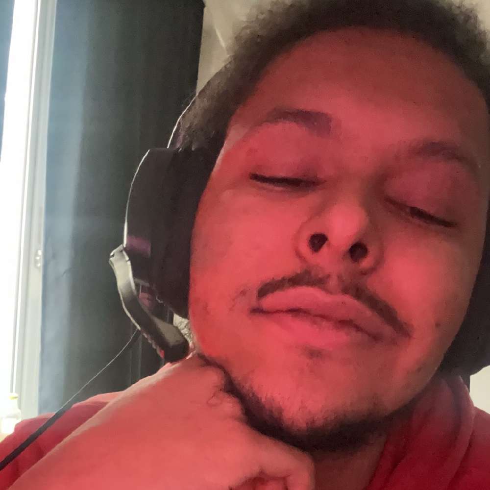 Iwannaseesumsum's  profile picture