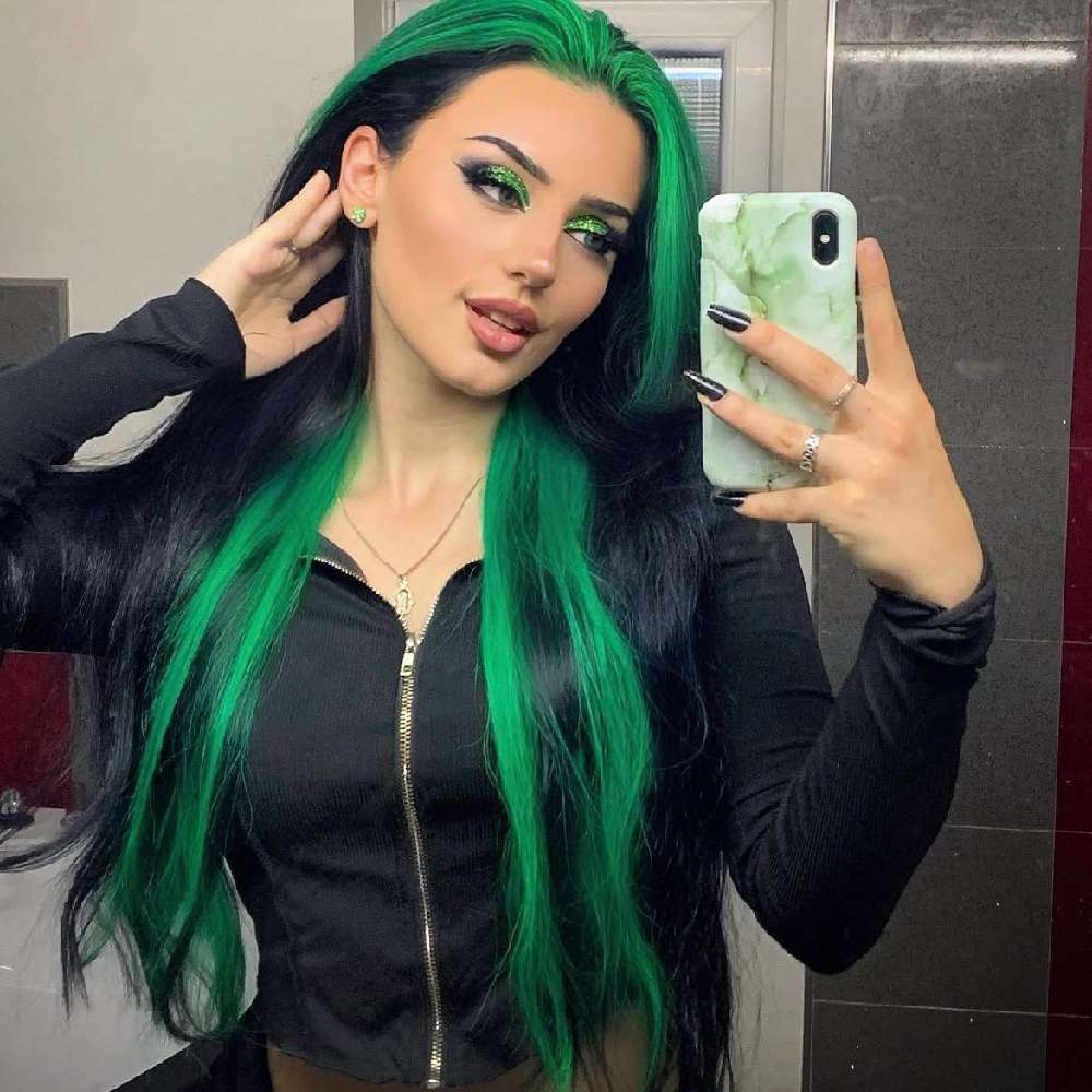 ZefinaWinter's profile picture