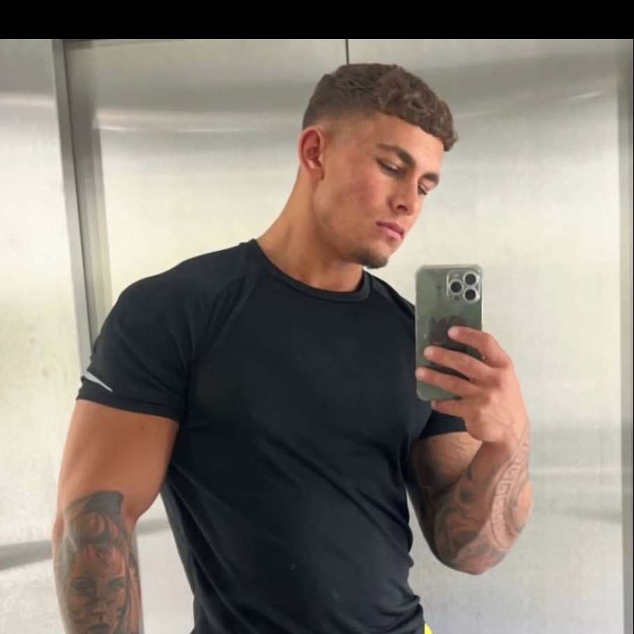 aaron_steps21's  profile picture