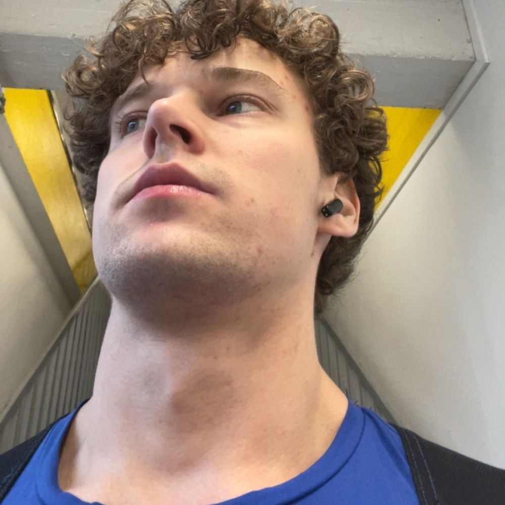 nahkbutwhyy's  profile picture