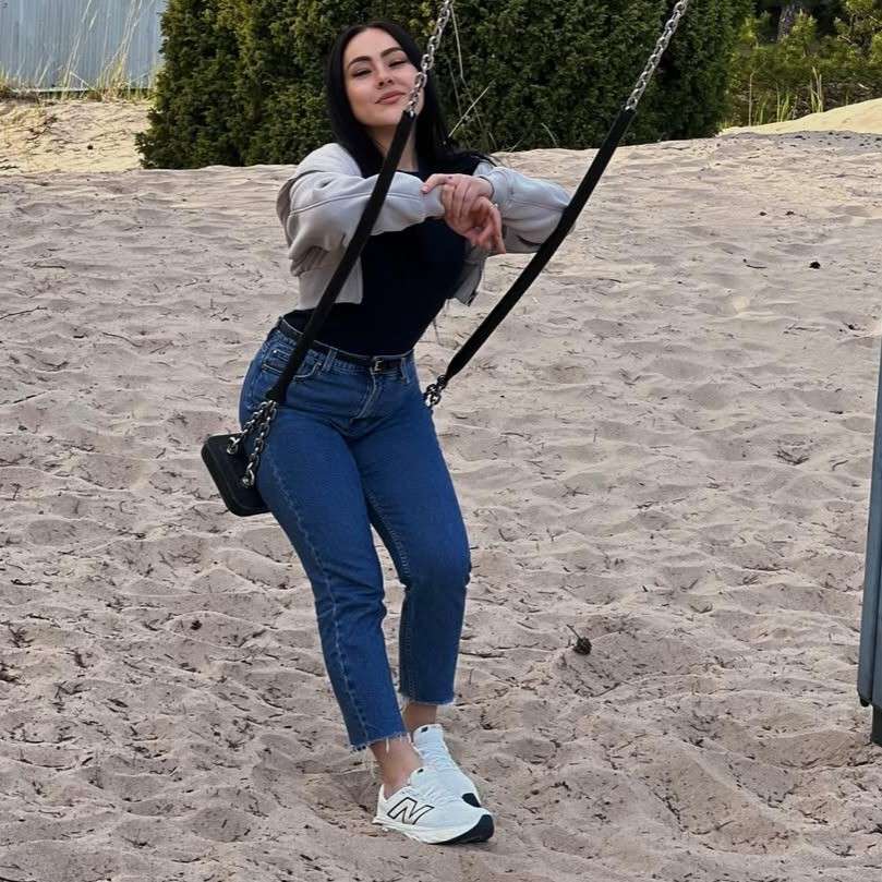 Lonelydira2001's profile picture