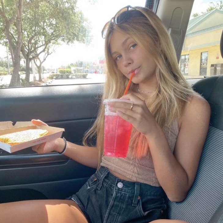 atthebeachMia's  profile picture