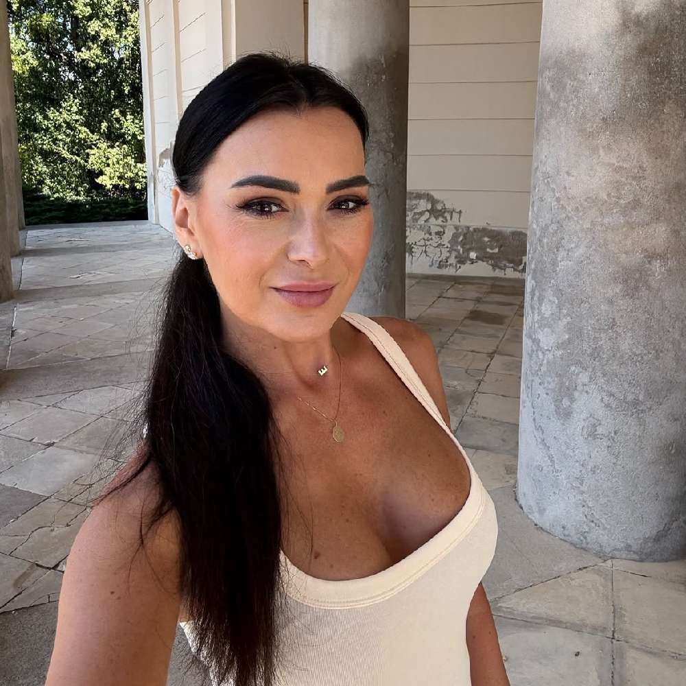 angnury's profile photo
