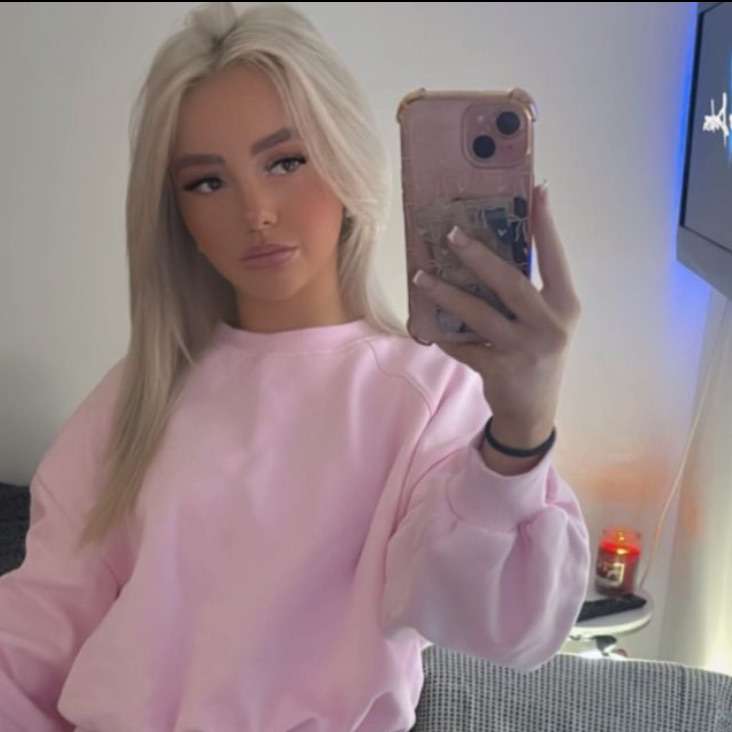 aidejanina's  profile picture