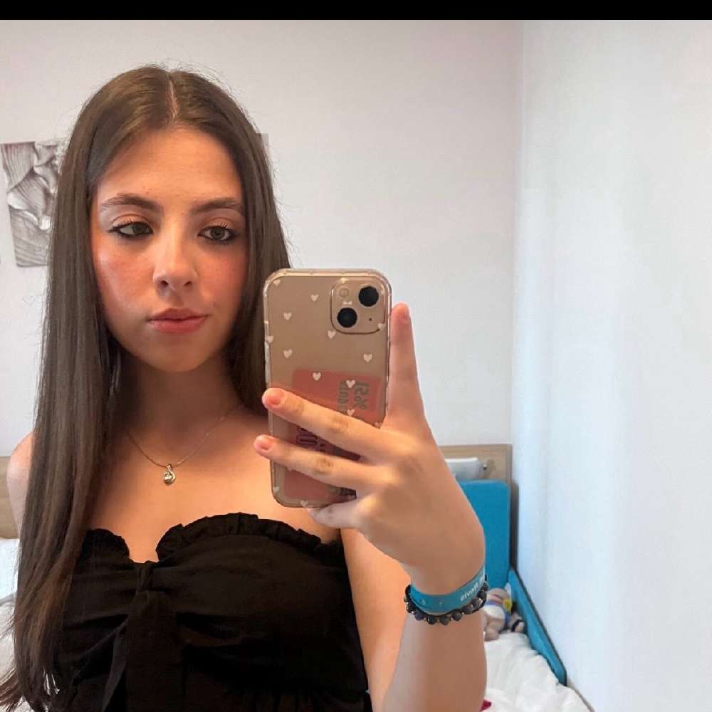 Maddieis17uk's  profile picture