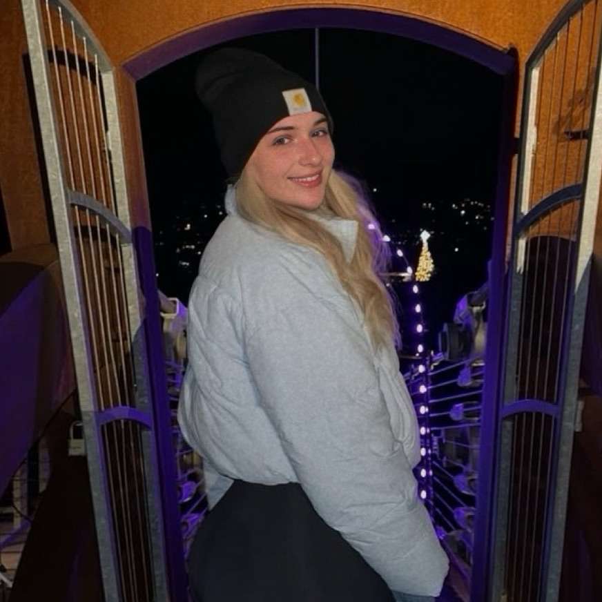 ashjaymx's profile picture