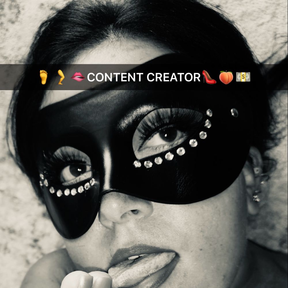 FemmeFeetale1024's  profile picture