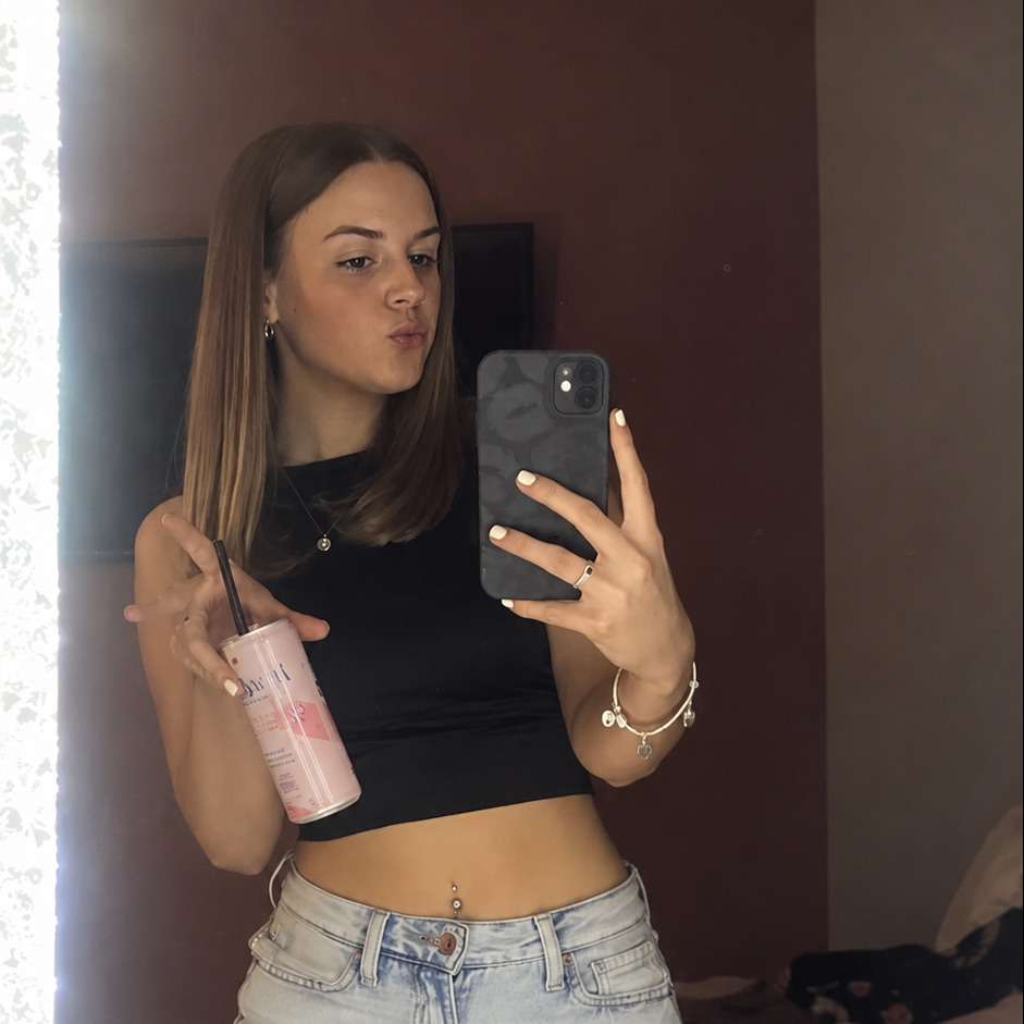 cuteteenlily9919's profile picture
