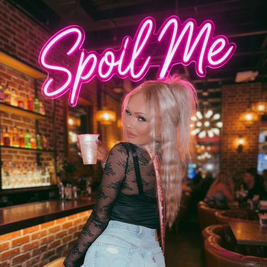 GirlFromTheBar.'s  profile picture