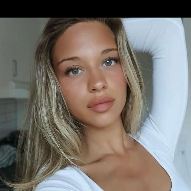 cassandra_mayer's  profile picture