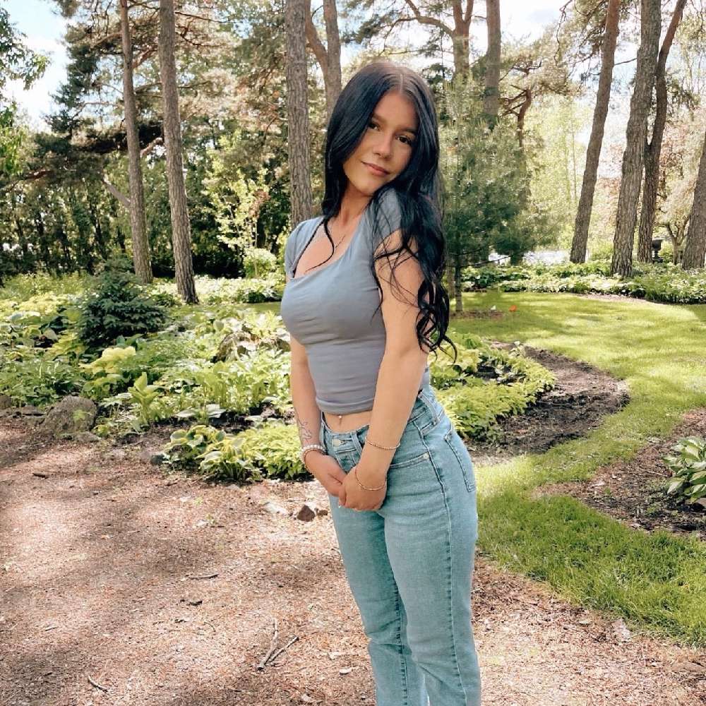 LuckyLily06's  profile picture