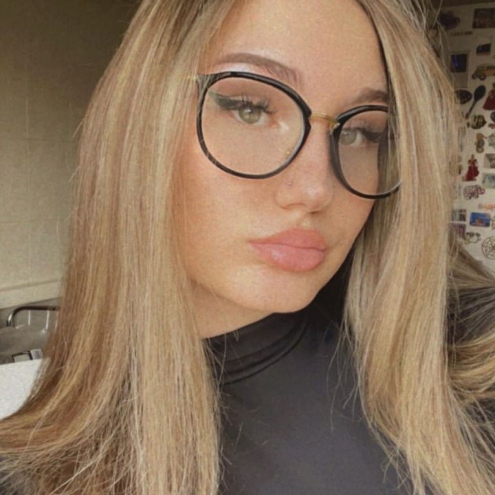 lanela4's  profile picture