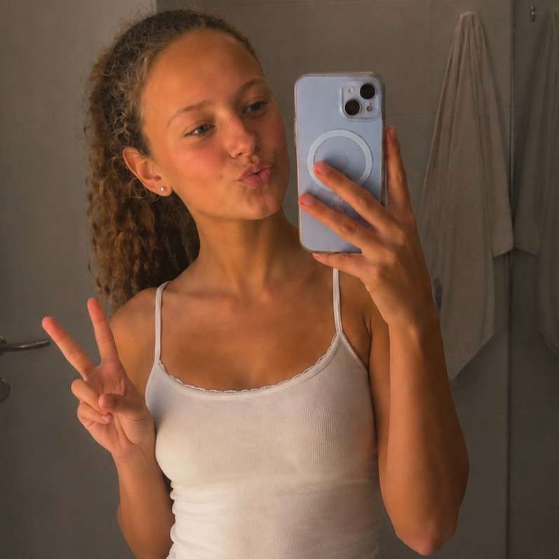 KiaraLo1212's  profile picture