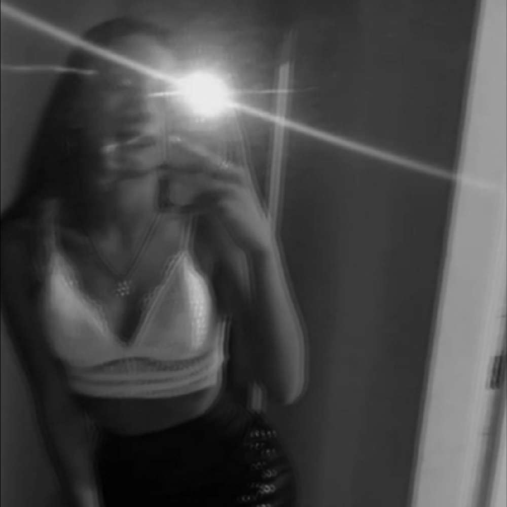denisee.19.'s profile picture