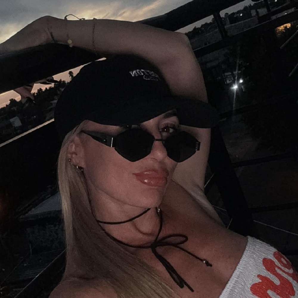 Candelaria43's  profile picture