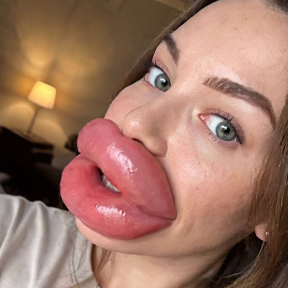 Mementomoira2's profile photo