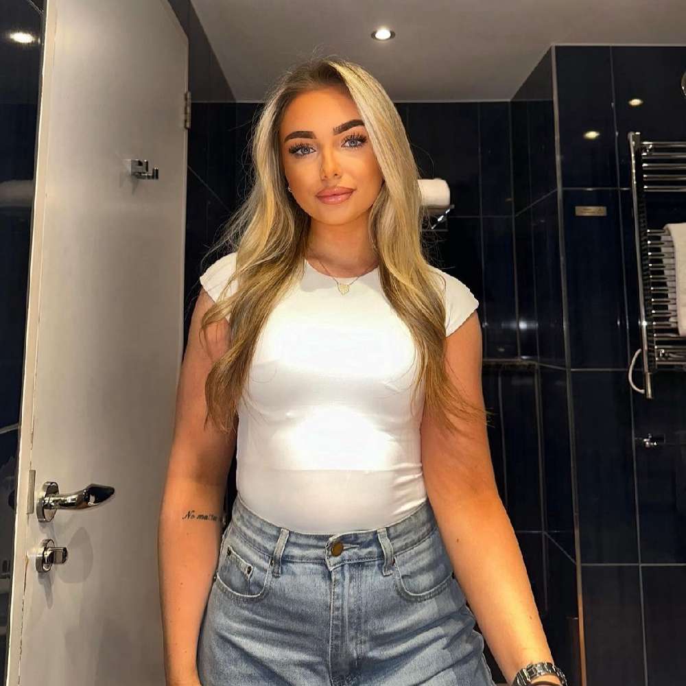 holliebishop25x's  profile picture