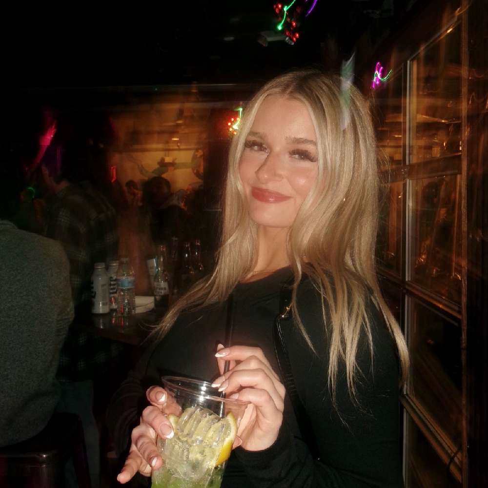 .charcharlotte.'s  profile picture