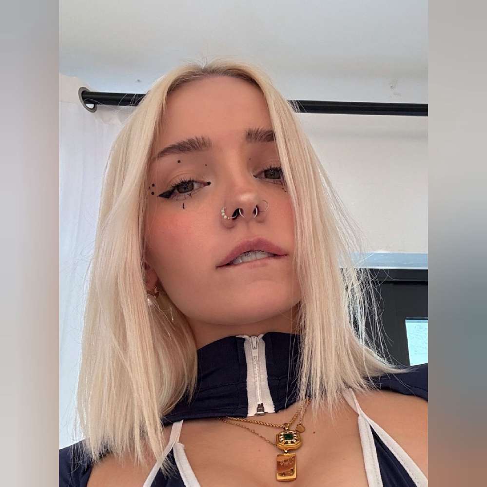 lilyzx1's  profile picture