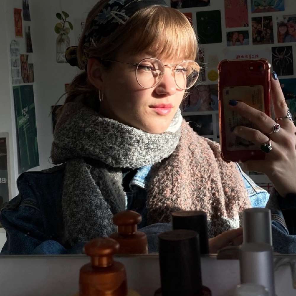 Lucyis18tay's profile picture