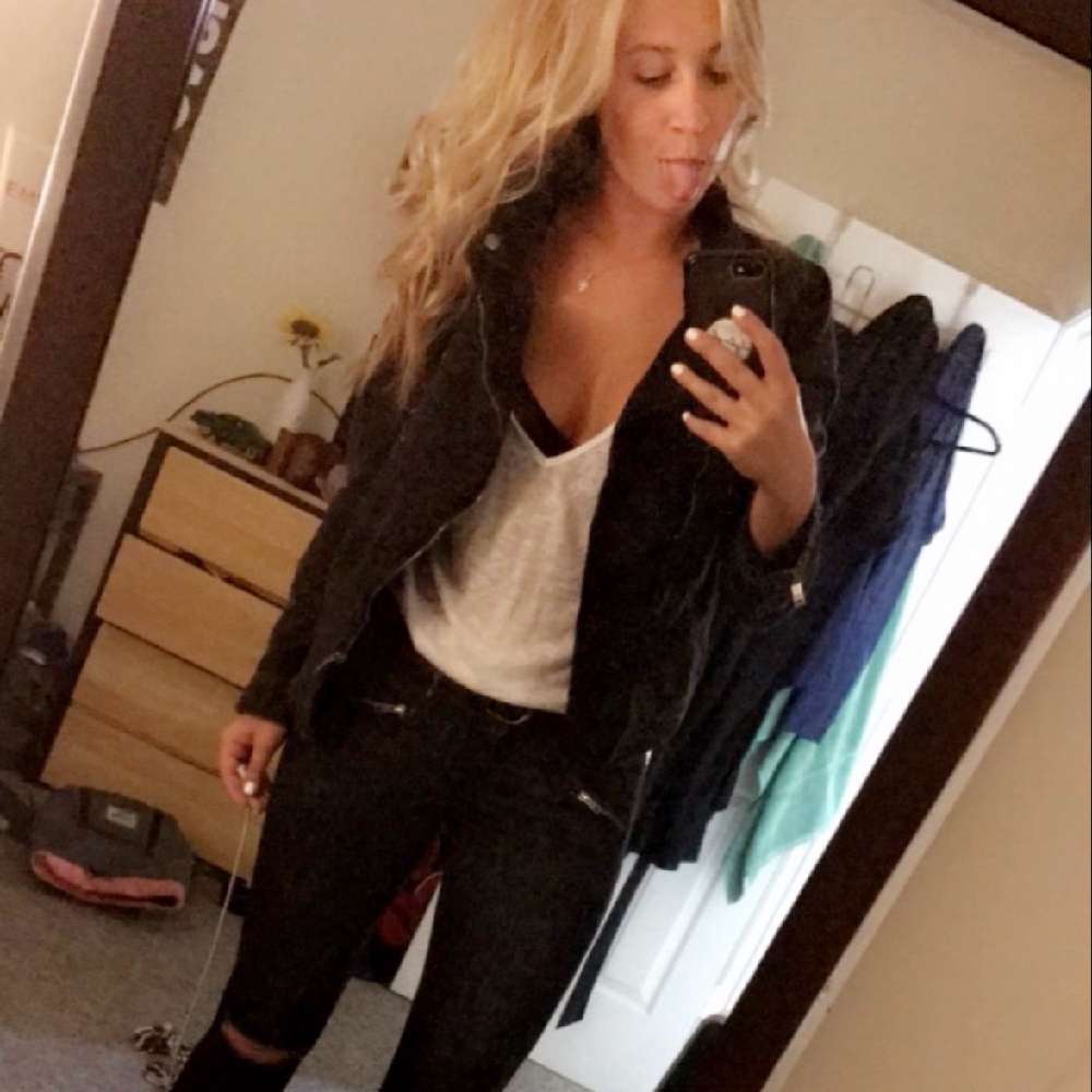 EmilyLaurent4's profile picture