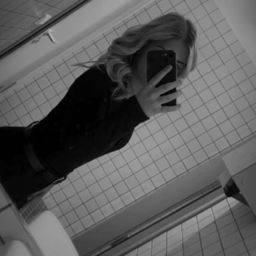 Smallgirllilly8's profile photo