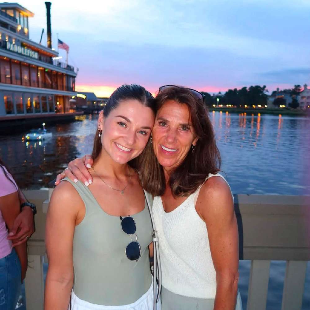 annaghutz's profile picture