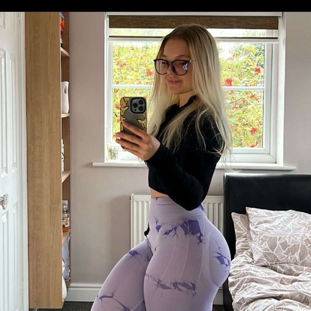 yourthighnessava's  profile picture
