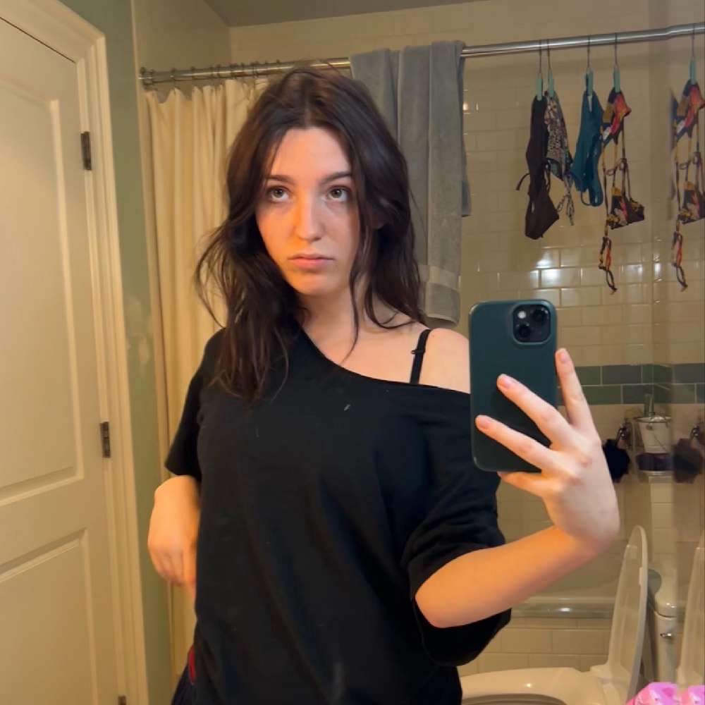haileyj012's  profile picture