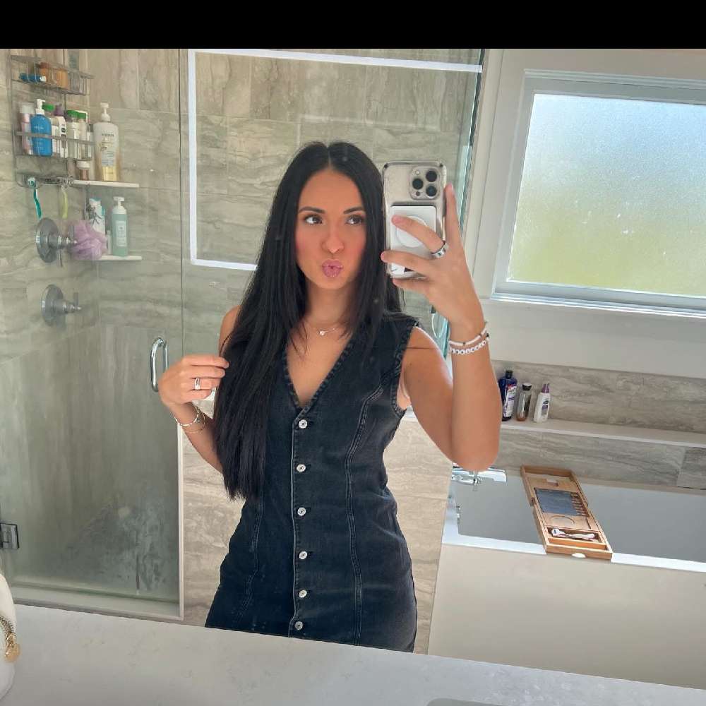 Courtneycrews98's profile photo