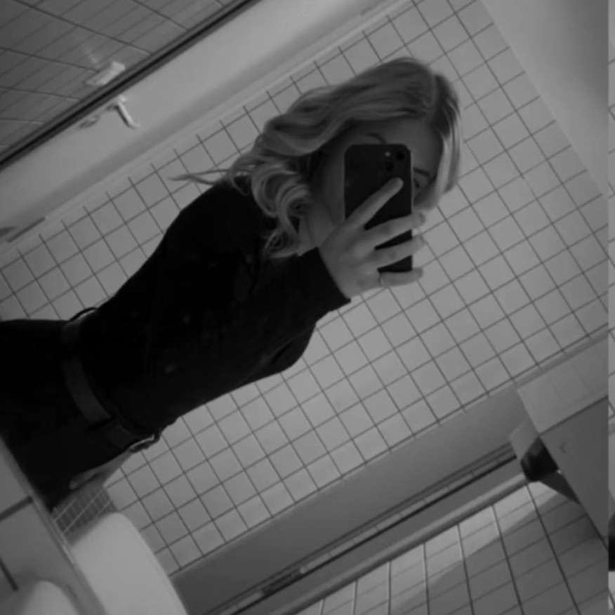 Smallgirllilly7's profile picture