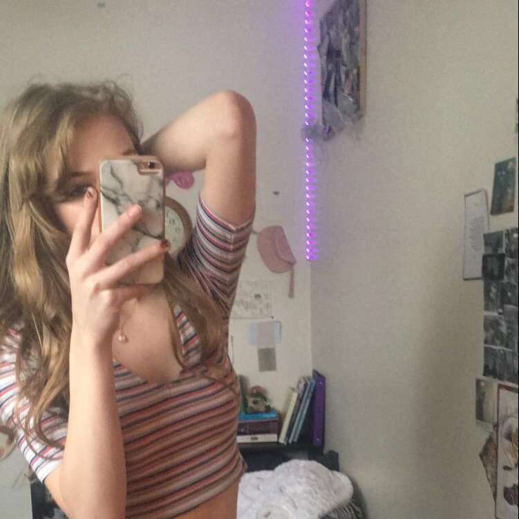 neelelucie's  profile picture