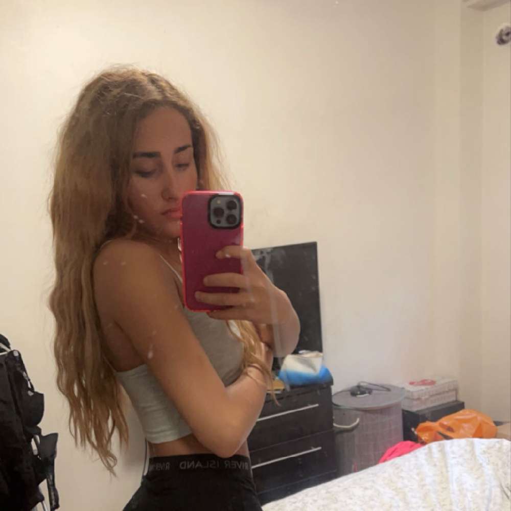 taratera099's  profile picture
