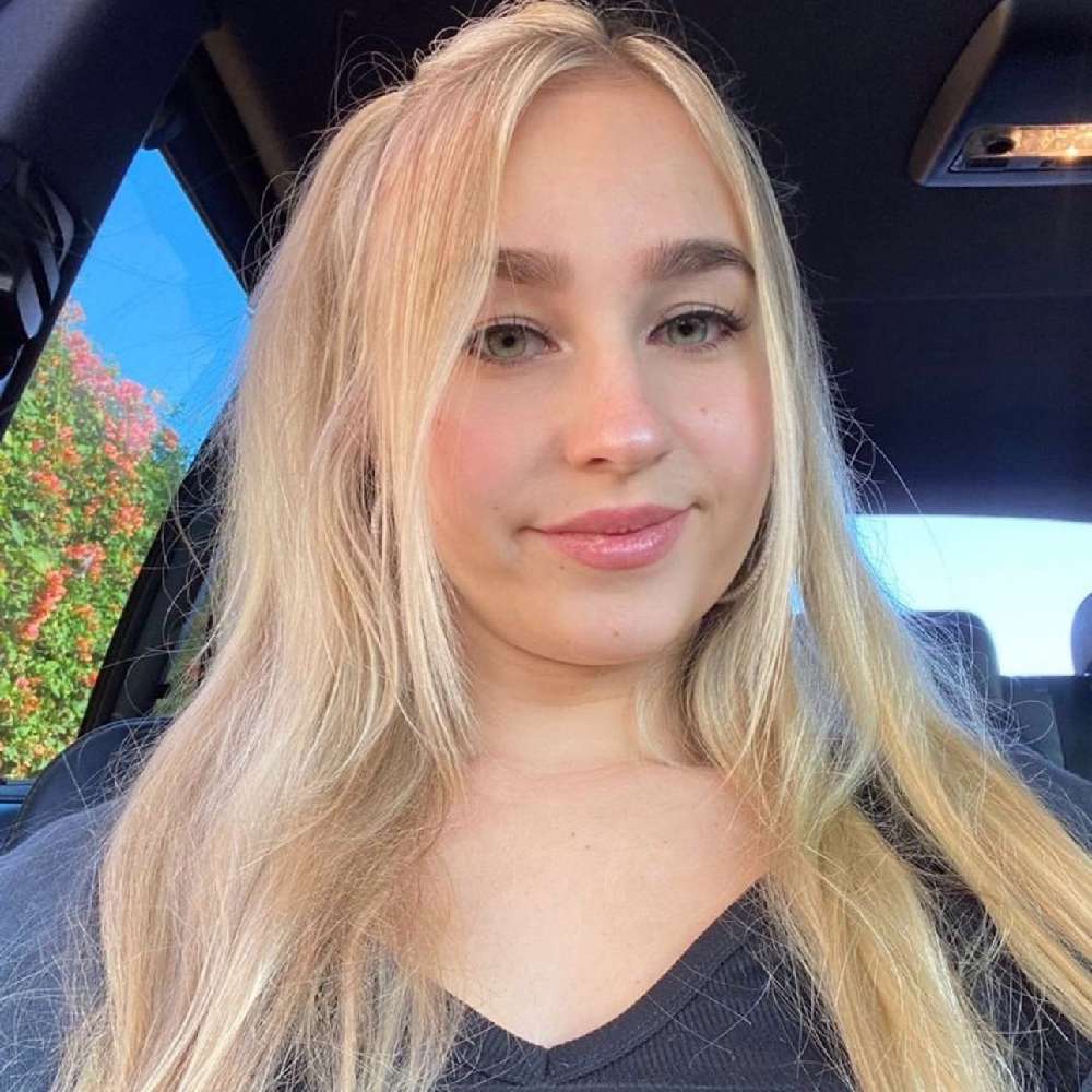 .EllaAddison.'s  profile picture