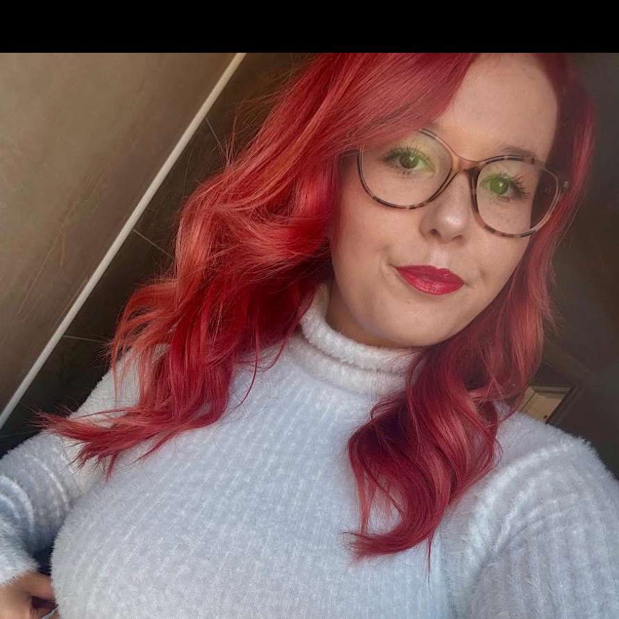 ellienic96's  profile picture