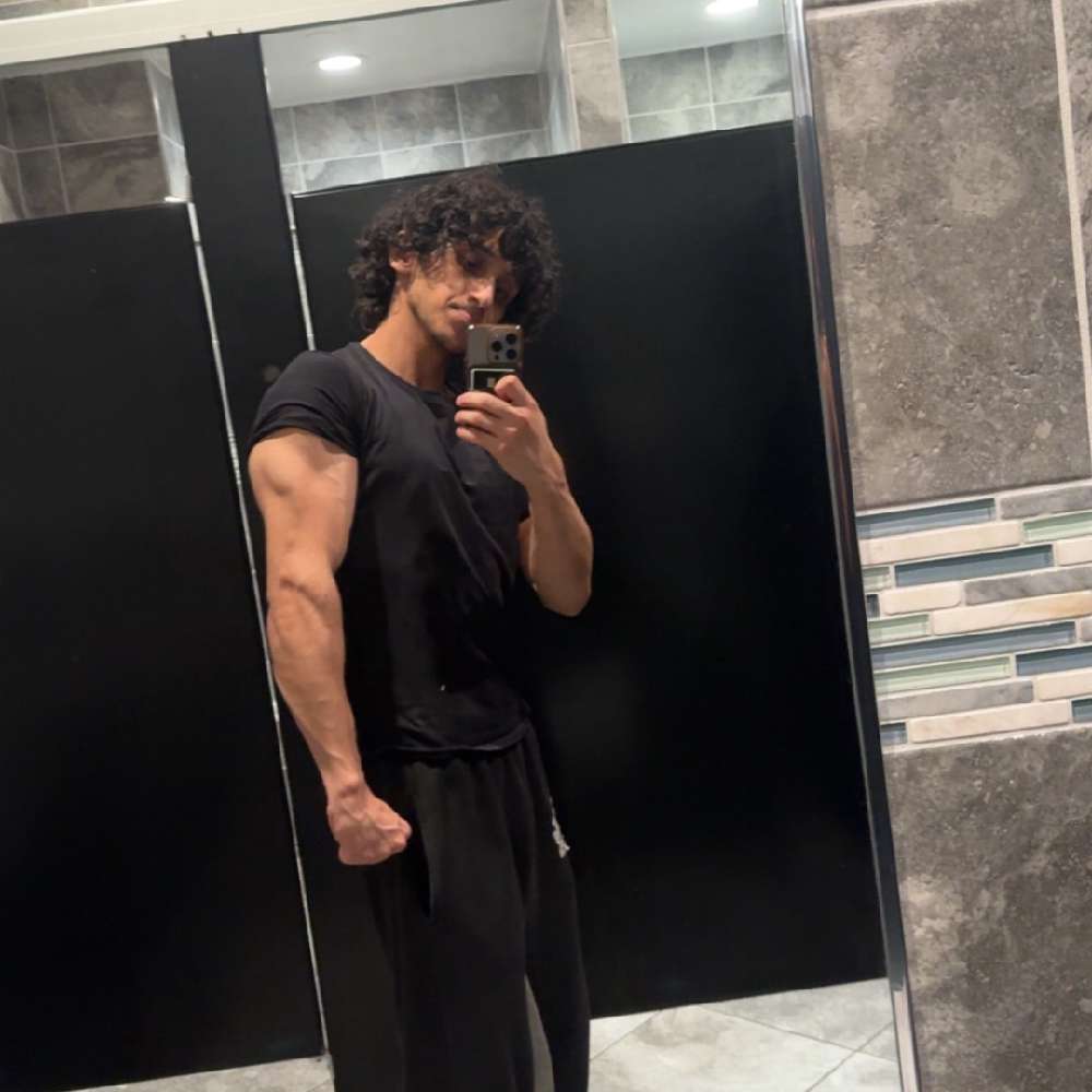rara24110's  profile picture